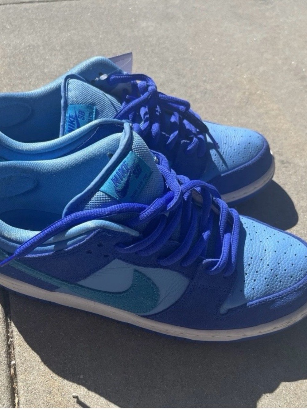 Nike SB Dunk Low Blue Raspberry Size 10 - Picture 3 of 5